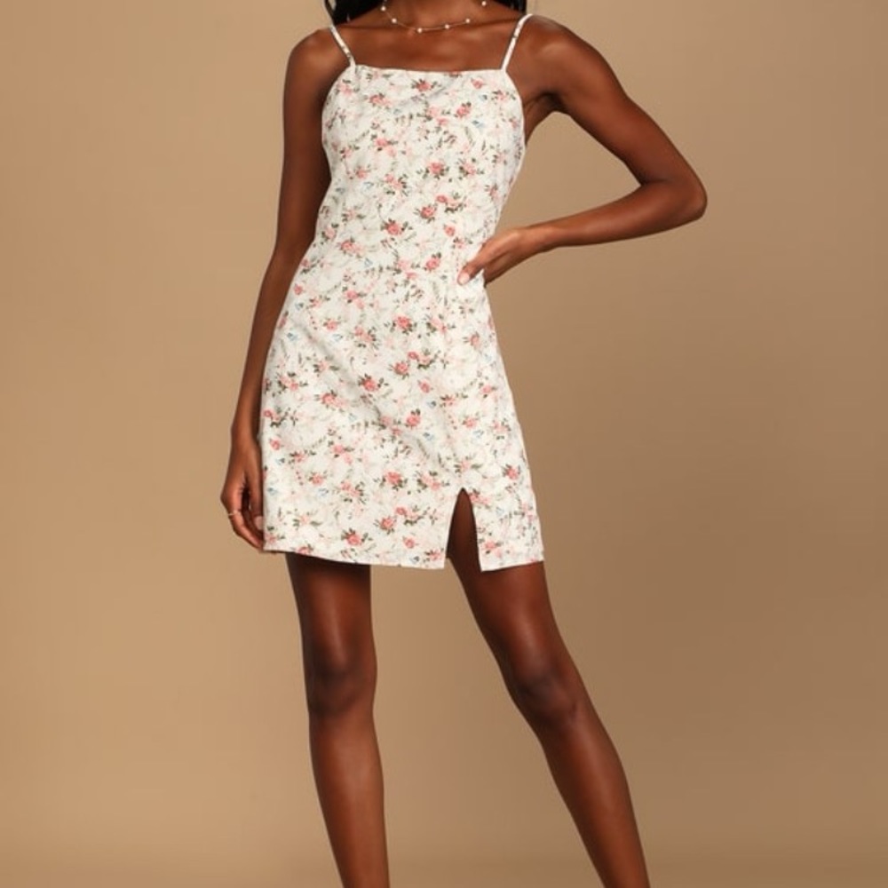 Floral print mini dress.